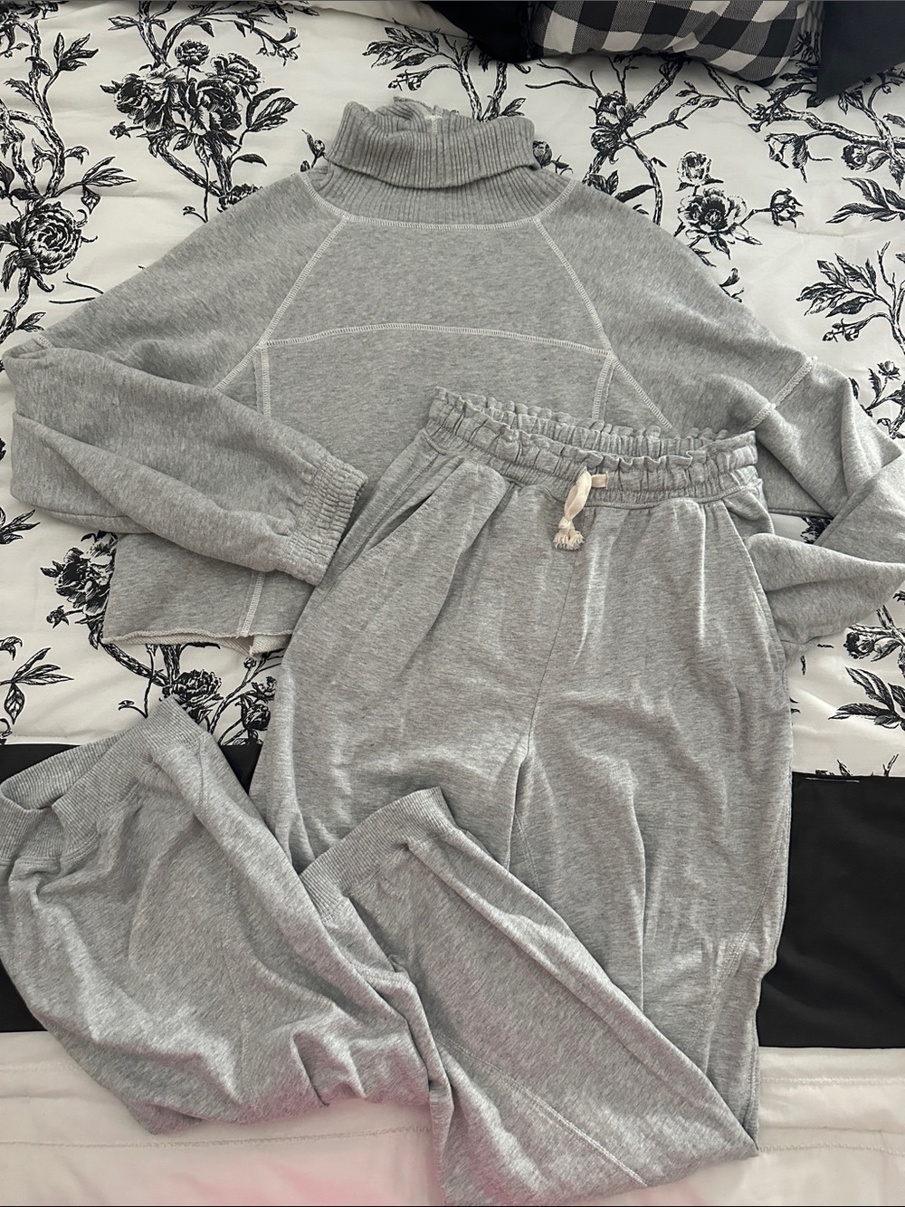 Aerie set || fleece barrel pant and new heights Women's Gray Turtleneck lounge